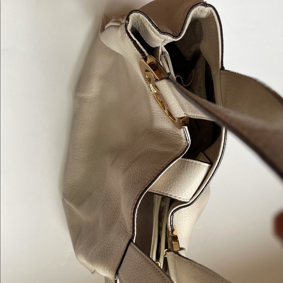 Michael Kors Fulton Large Ivory Leather Shoulder Bag - Picture 9 of 14